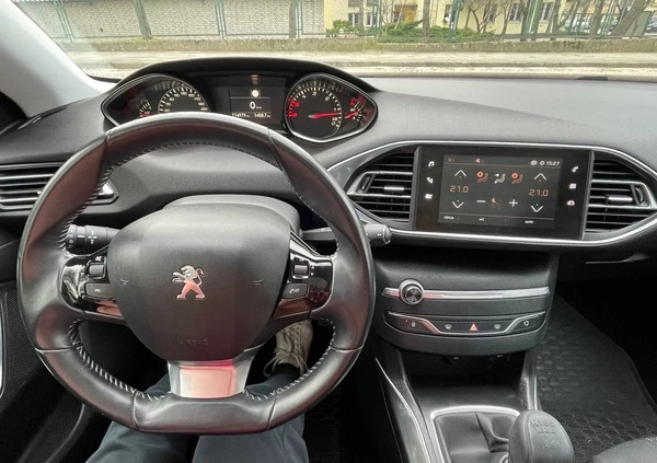 Peugeot 308 cena 43999 przebieg: 117000, rok produkcji 2018 z Poznań małe 326